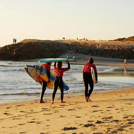 Furadouro Surf Camp Οβάρ
